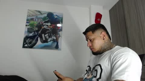 Snapshot of soy_apolo chatting on September 14, 12:32 am soy_apolo online show from September 14, 12:32 am