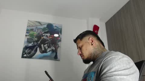 Snapshot of soy_apolo chatting on September 15, 4:40 pm soy_apolo online show from September 15, 4:40 pm