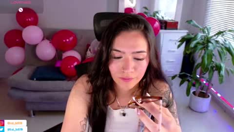 Luisa    online show from February 16, 10:21 pm