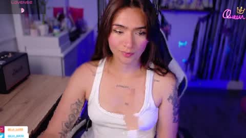 Luisa    online show from April 4, 8:28 pm