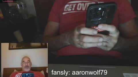 Snapshot of soyelpoti79 chatting on October 25, 12:45 pm WhiteWolfFL online show from October 25, 12:45 pm