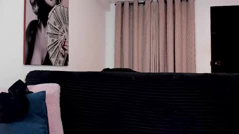 Snapshot of soyraydimarco_ chatting on October 6, 11:57 pm RayDimarco  independent model online show from October 6, 11:57 pm