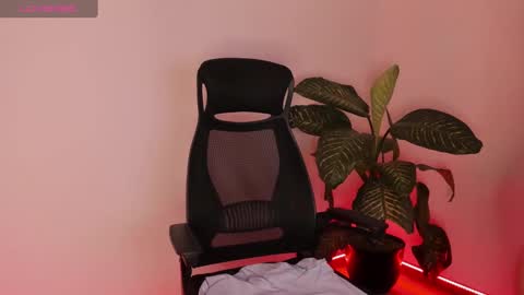 Sami Diaz   online show from December 10, 9:55 am