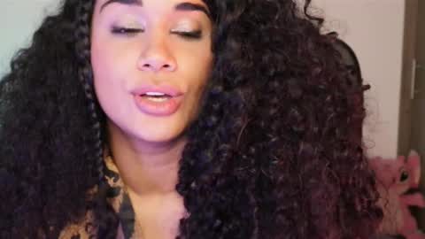 You want to talk to me more personal follow me in My Channel VIP  50 the discount       online show from February 12, 7:13 am