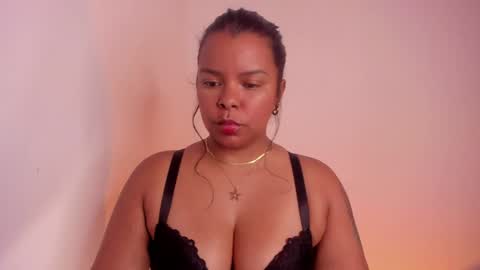 Snapshot of soytucolor chatting on June 7, 11:30 pm Paula add me on snap online show from June 7, 11:30 pm