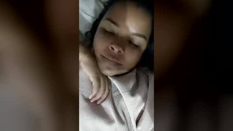 Snapshot of soytucolor chatting on June 16, 10:12 pm Paula add me on snap online show from June 16, 10:12 pm