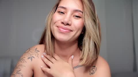 brisa  s online show from December 2, 1:25 am