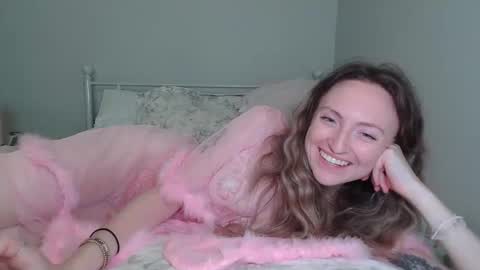 Snapshot of sp8cebunni99 chatting on September 14, 1:27 am Margo online show from September 14, 1:27 am