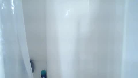 Snapshot of spacecase843 chatting on February 23, 9:16 pm TrndSettrz online show from February 23, 9:16 pm