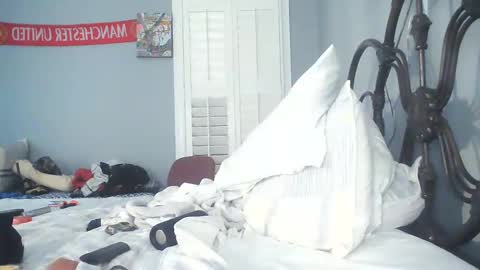 Snapshot of spacecase843 chatting on March 7, 6:13 am TrndSettrz online show from March 7, 6:13 am