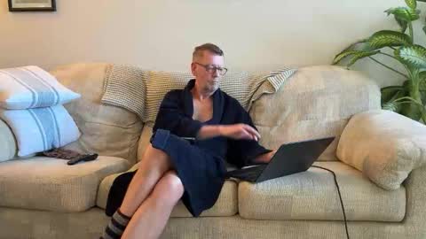 Snapshot of spaceman_fun chatting on January 10, 11:56 am spaceman_fun online show from January 10, 11:56 am