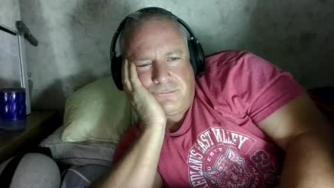 Snapshot of spankmebitches1 chatting on October 20, 11:21 am Slave online show from October 20, 11:21 am