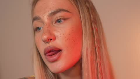 DAISY online show from December 12, 12:55 pm