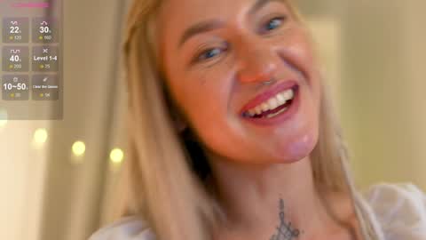 DAISY online show from December 15, 6:37 pm