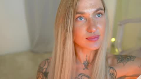 DAISY online show from December 21, 4:14 pm