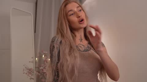 DAISY online show from February 1, 3:28 pm