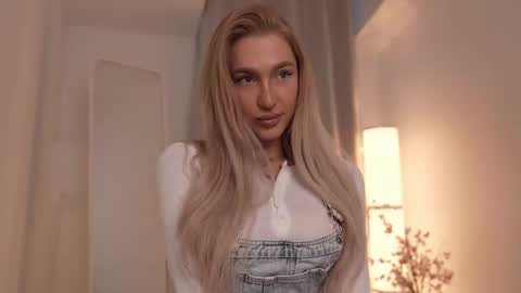 DAISY online show from February 18, 2:16 pm