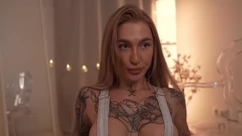 DAISY online show from February 18, 5:21 pm