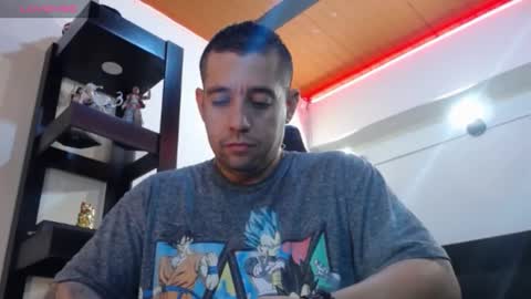 Snapshot of spartacus_cam chatting on December 11, 5:00 am     online show from December 11, 5:00 am