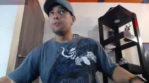 Snapshot of spartacus_cam chatting on January 8, 5:27 am     online show from January 8, 5:27 am