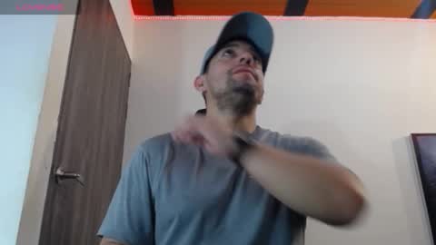 Snapshot of spartacus_cam chatting on January 13, 5:12 am     online show from January 13, 5:12 am