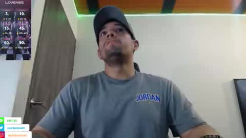 Snapshot of spartacus_cam chatting on January 30, 5:41 am     online show from January 30, 5:41 am