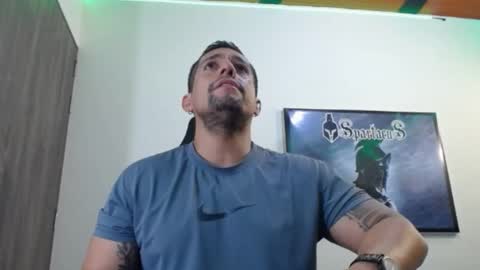 Snapshot of spartacus_cam chatting on September 9, 5:18 am     online show from September 9, 5:18 am