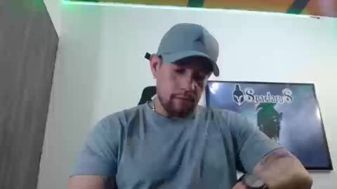 Snapshot of spartacus_cam chatting on September 10, 5:40 am     online show from September 10, 5:40 am