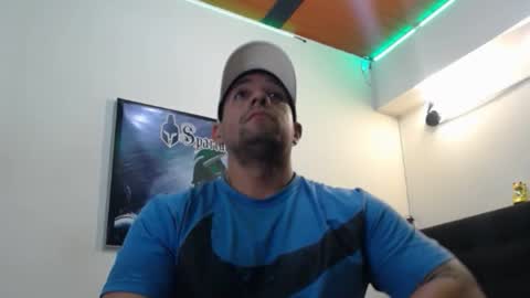 Snapshot of spartacus_cam chatting on September 20, 7:09 am     online show from September 20, 7:09 am