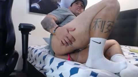 Snapshot of spartacus_cam chatting on October 29, 6:04 am     online show from October 29, 6:04 am