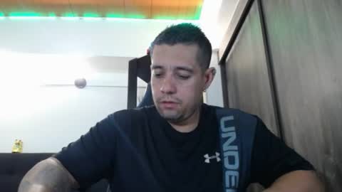 Snapshot of spartacus_cam chatting on May 1, 5:56 am online show from May 1, 5:56 am