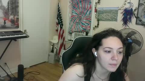 Snapshot of spawnofademon chatting on December 5, 12:00 pm spawnofademon online show from December 5, 12:00 pm