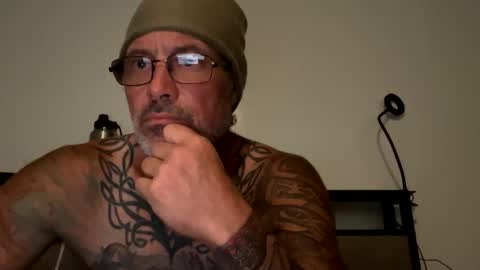 specter1972 online show from November 23, 5:57 pm