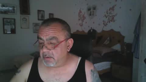 Snapshot of spektor1389 chatting on February 14, 5:30 am spektor1389 online show from February 14, 5:30 am