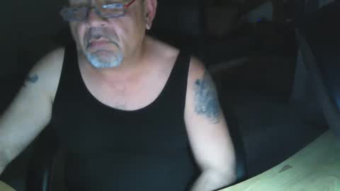 Snapshot of spektor1389 chatting on February 17, 7:10 pm spektor1389 online show from February 17, 7:10 pm