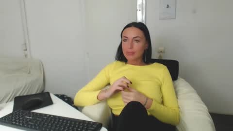 Snapshot of spicemint chatting on January 22, 5:59 pm Carla online show from January 22, 5:59 pm