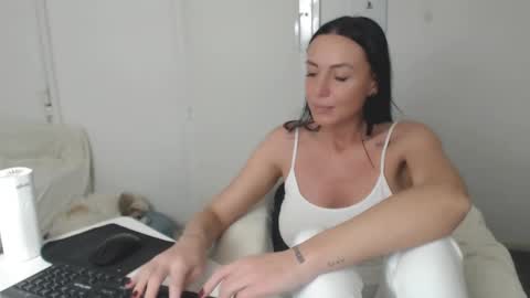 Snapshot of spicemint chatting on January 23, 9:07 pm Carla online show from January 23, 9:07 pm