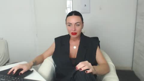 Snapshot of spicemint chatting on February 2, 5:48 pm Carla online show from February 2, 5:48 pm