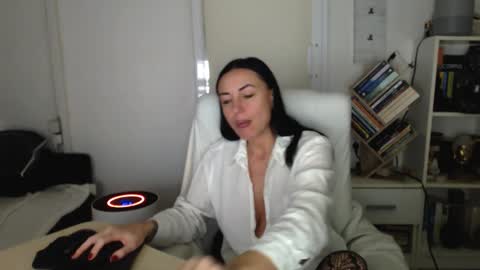 Snapshot of spicemint chatting on October 19, 2:29 pm Carla online show from October 19, 2:29 pm