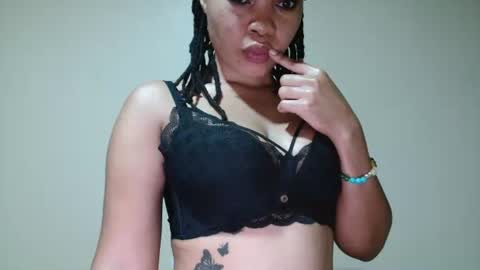 Snapshot of spicy_kerrine chatting on April 25, 2:25 am Spicy kerrine online show from April 25, 2:25 am