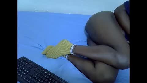 Snapshot of spicy_kittie chatting on January 19, 3:54 am Kittle online show from January 19, 3:54 am