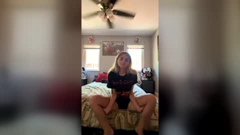 Snapshot of spicydiamond23 chatting on June 25, 7:29 pm spicydiamond23 online show from June 25, 7:29 pm