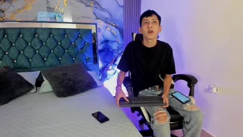 Snapshot of spicyslim_ chatting on January 17, 7:28 pm spicyslim_ online show from January 17, 7:28 pm