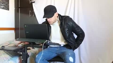 Marco. When Im offline you can view premium content in bio online show from February 7, 8:55 am