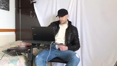 Marco. When Im offline you can view premium content in bio online show from February 7, 11:56 am