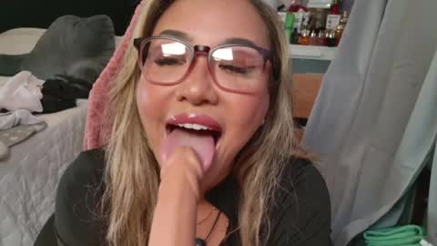 Snapshot of spikedbella chatting on August 6, 12:23 am SpikedBella Same on all socials and OF online show from August 6, 12:23 am