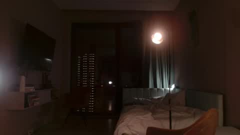 Elizabeth online show from April 3, 5:11 pm