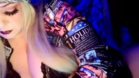 Vanessa Spade online show from November 13, 6:12 am