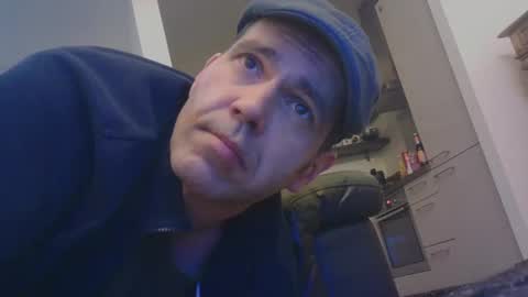 Snapshot of spliffray chatting on December 5, 2:33 pm spliffray online show from December 5, 2:33 pm