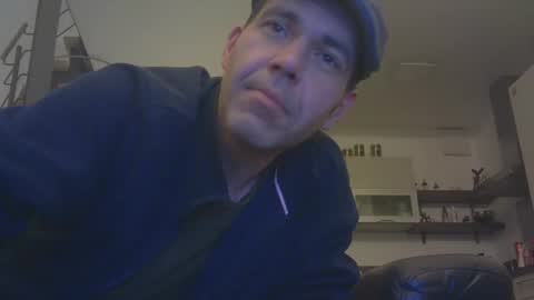 Snapshot of spliffray chatting on December 6, 7:34 pm spliffray online show from December 6, 7:34 pm